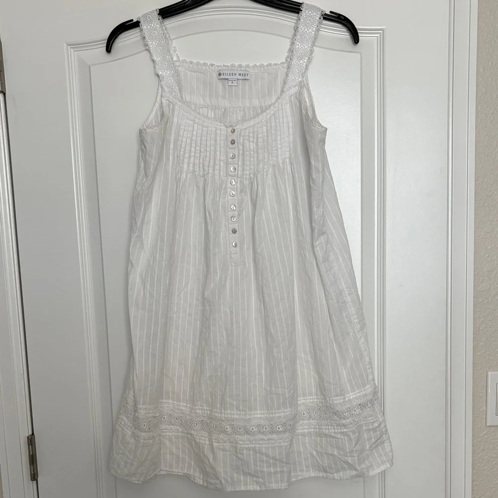 Eileen West White Lace-Trimmed Gown - Picture 1 of 6